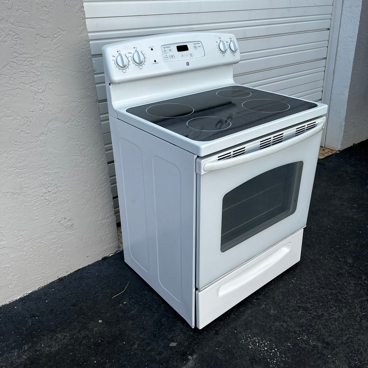 GE Electric Stove GE Electric Stove